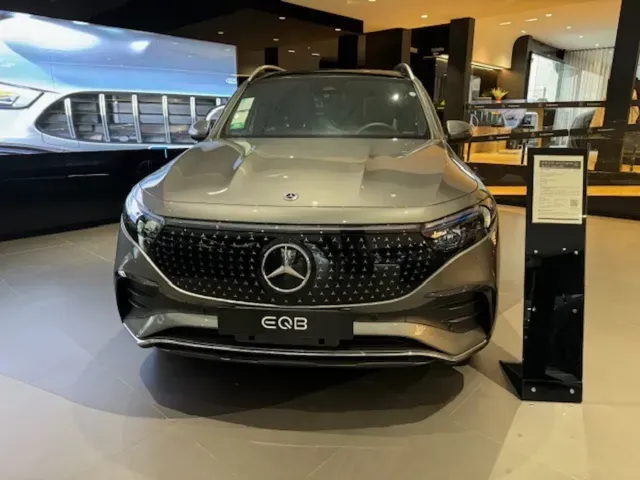 Mercedes Eqb 250