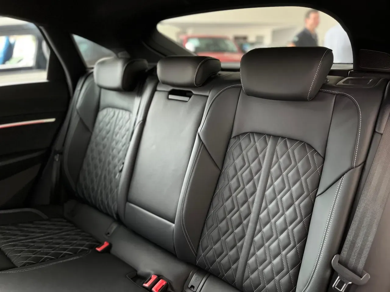Audi E-tron S Sportback - Miniatura 15