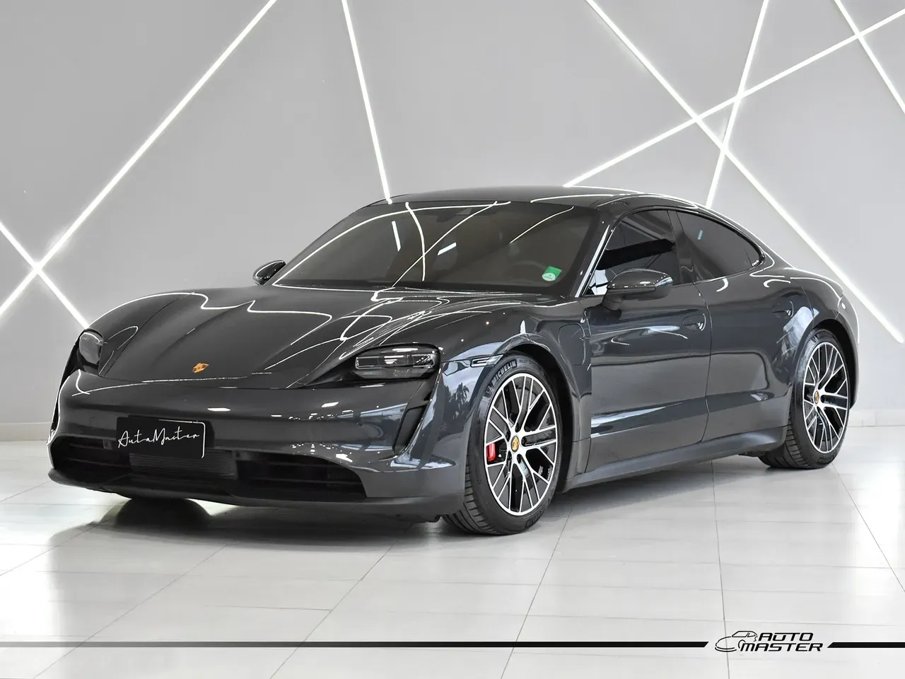 Foto de um porsche taycan