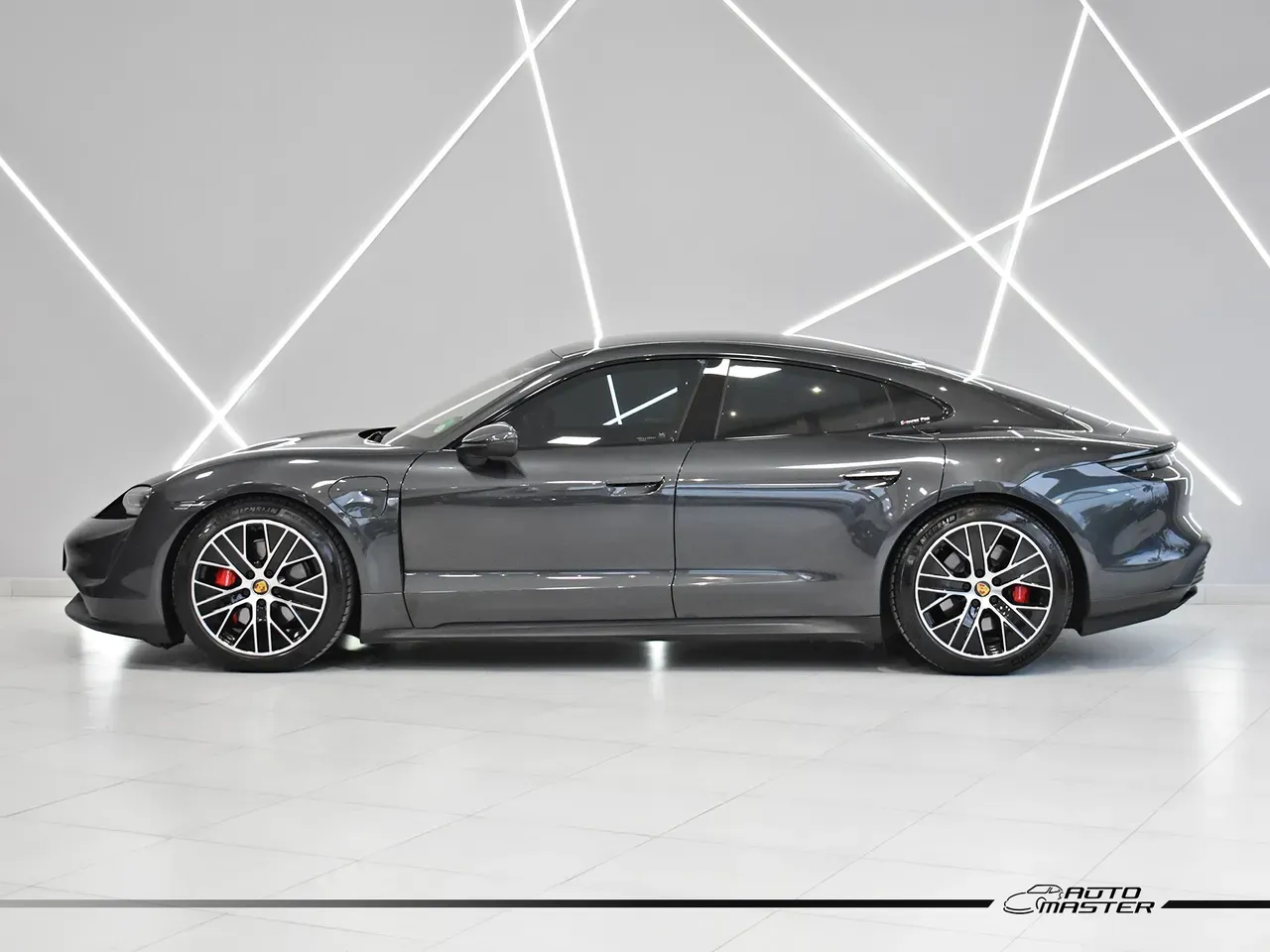 Porsche Taycan - Miniatura 5