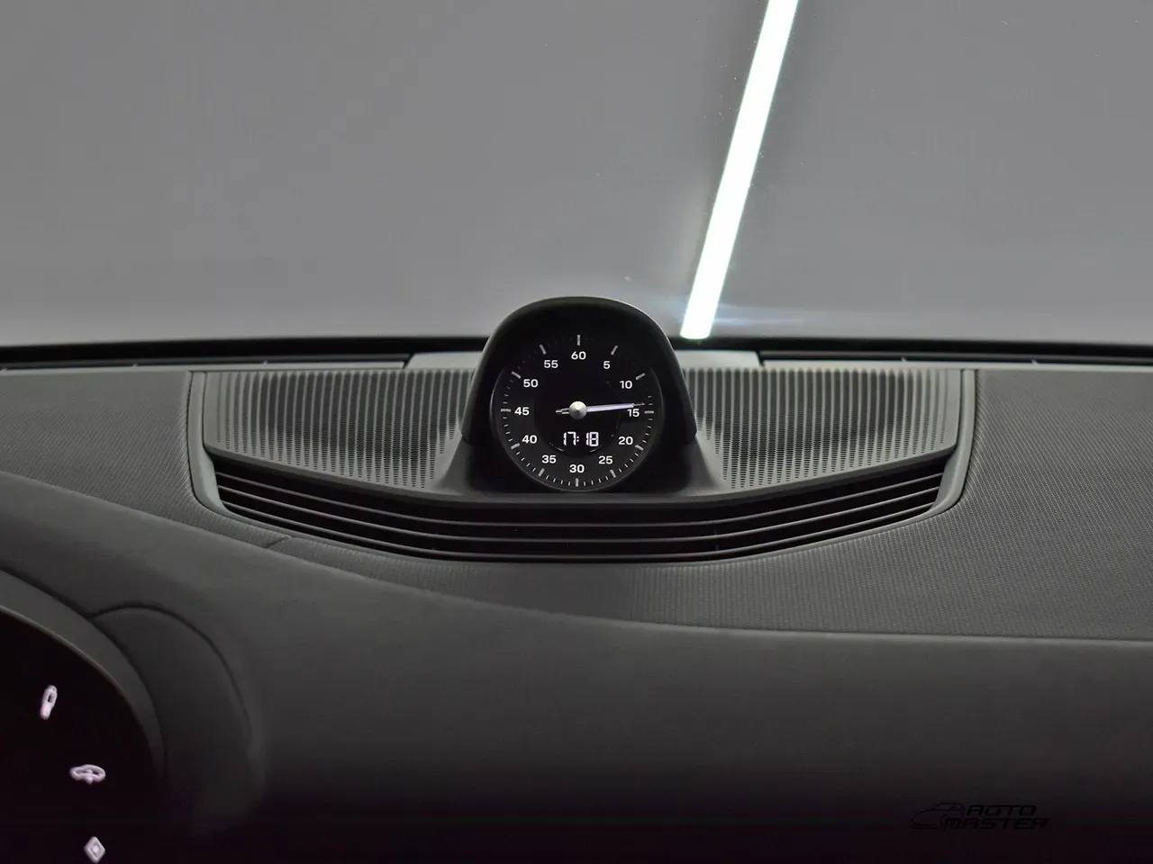 Porsche Taycan - Miniatura 12