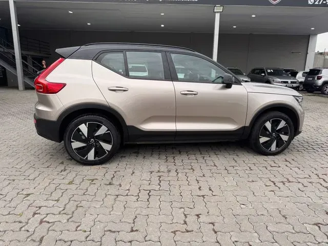 Volvo XC40 Recharge - Miniatura 10