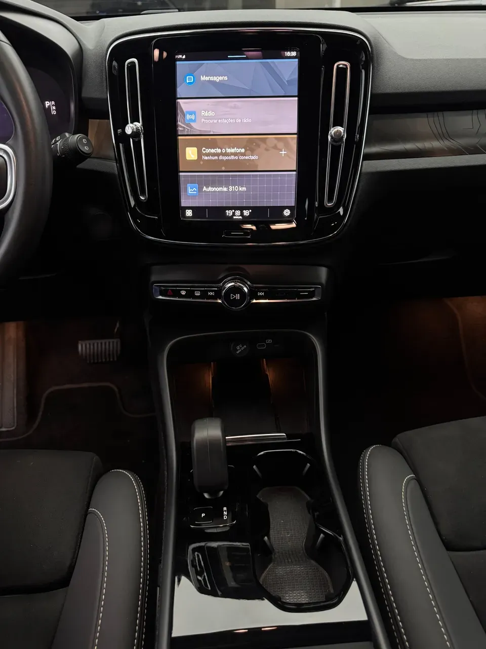 Volvo XC40 Recharge - Miniatura 13