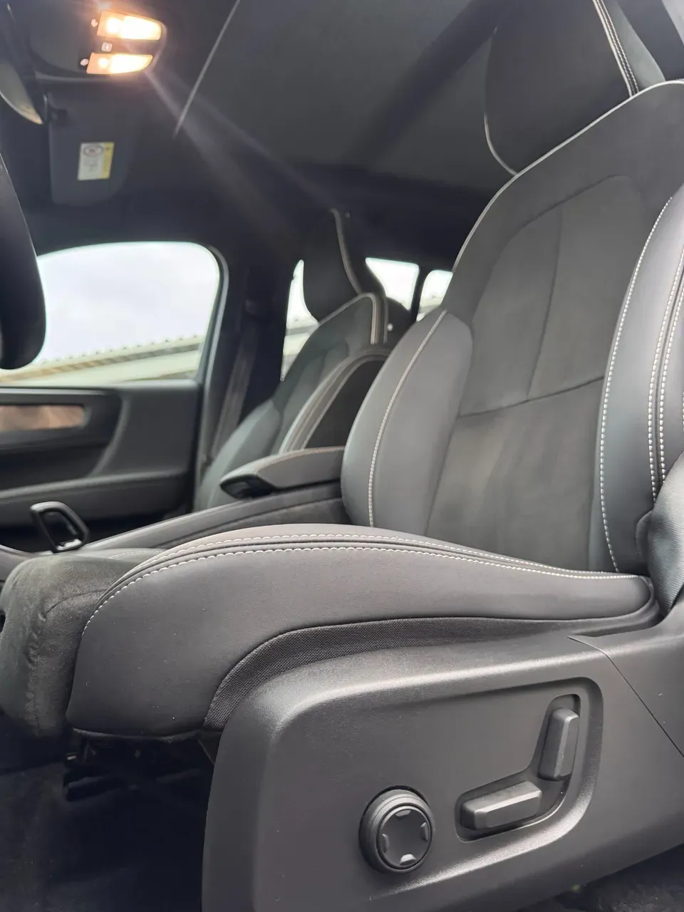 Volvo XC40 Recharge - Miniatura 14