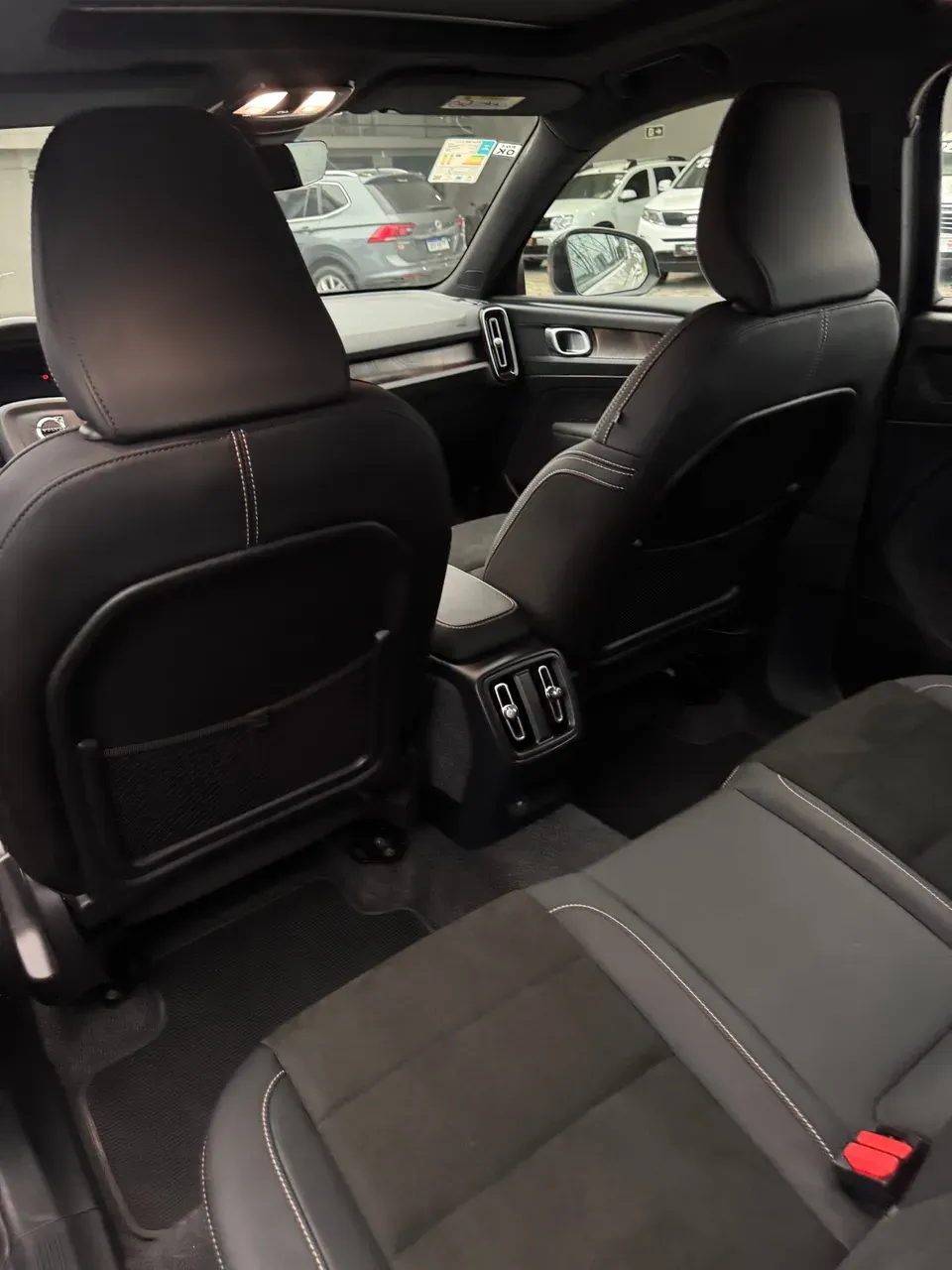 Volvo XC40 Recharge - Miniatura 15