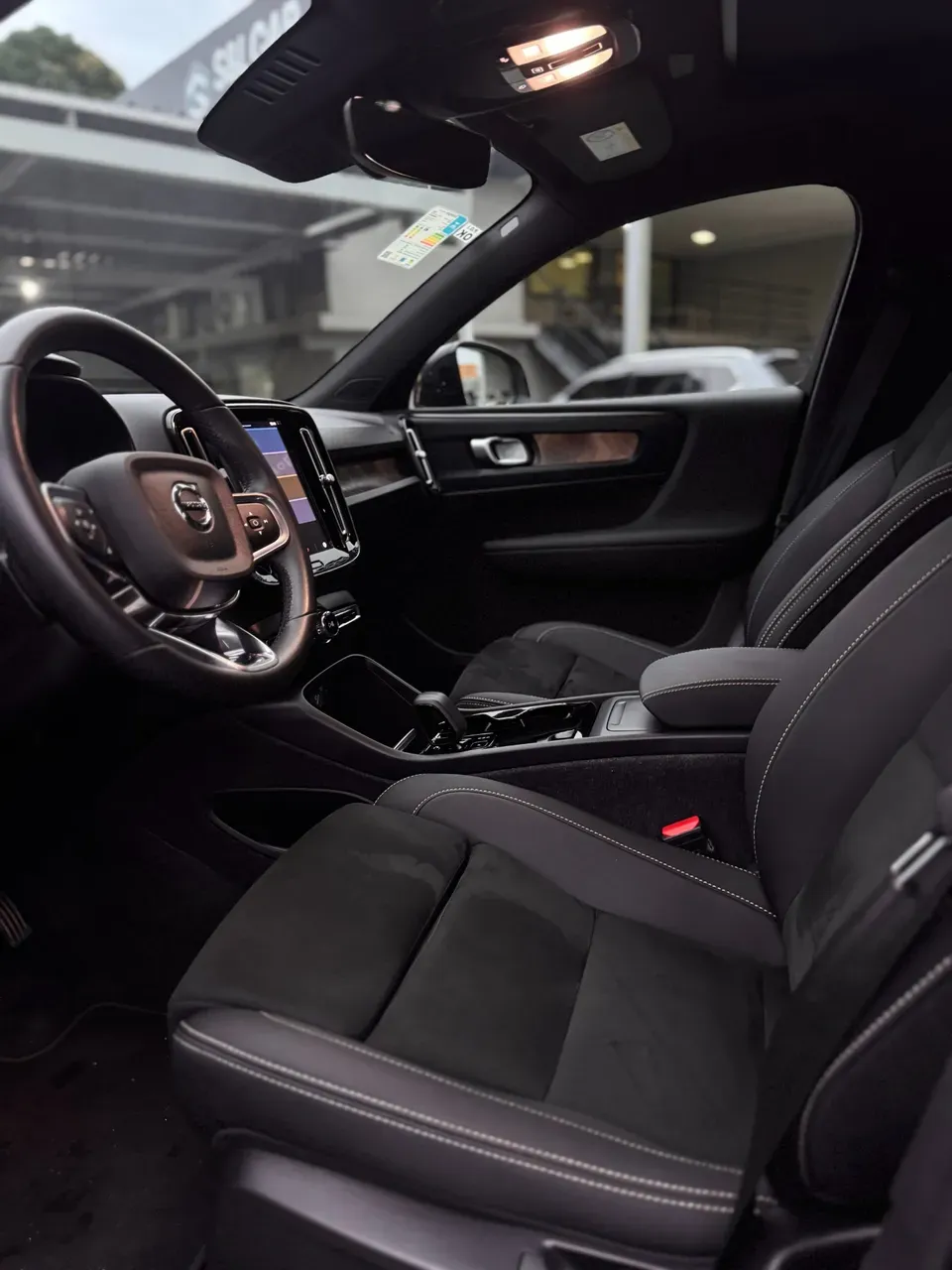 Volvo XC40 Recharge - Miniatura 20
