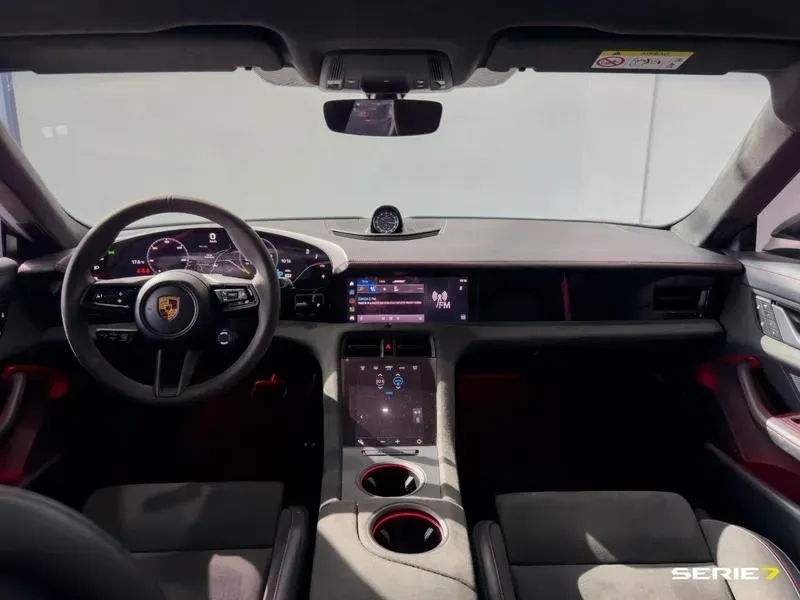 Porsche Taycan - Miniatura 7