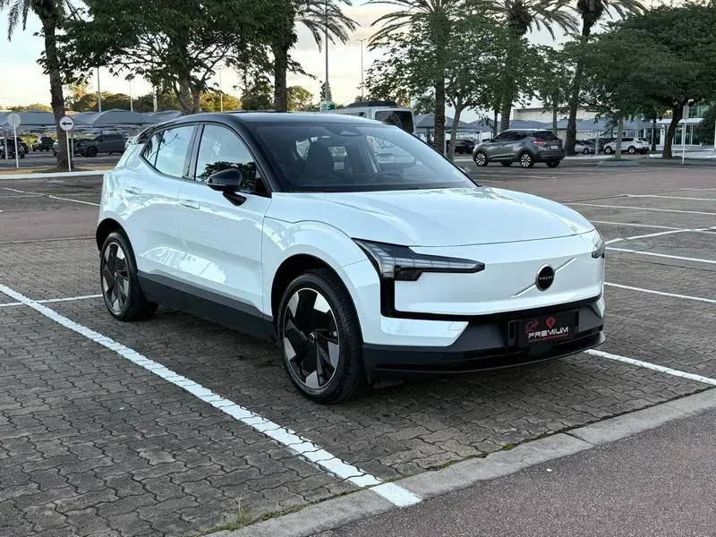 Foto de um volvo ex30