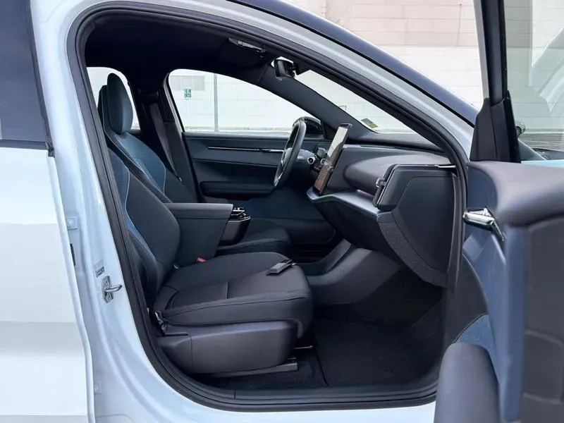 Volvo EX30 - Miniatura 10