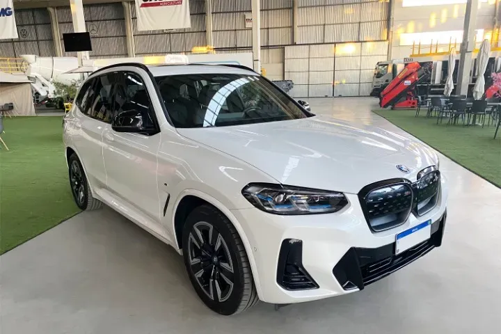 Foto de um bmw ix3