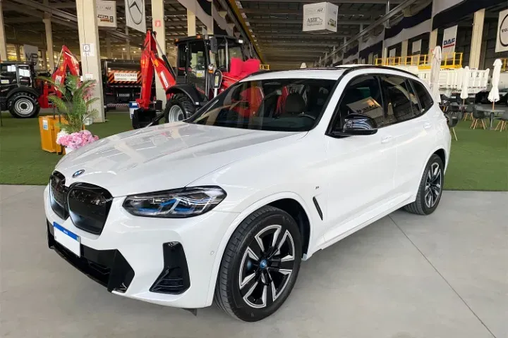 BMW IX3 - Miniatura 2