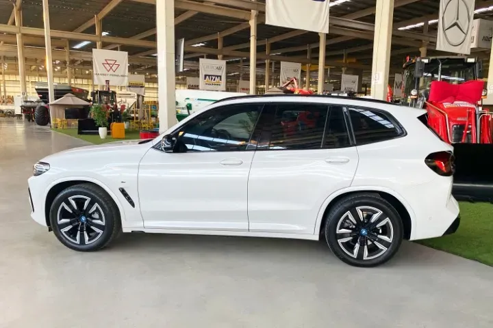 BMW IX3 - Miniatura 3