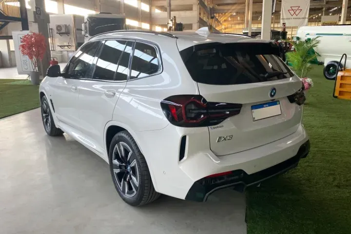 BMW IX3 - Miniatura 4