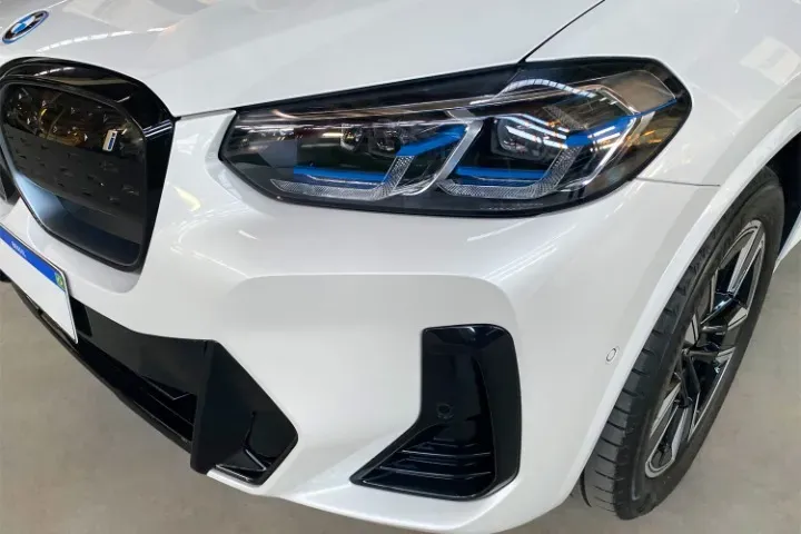 BMW IX3 - Miniatura 9