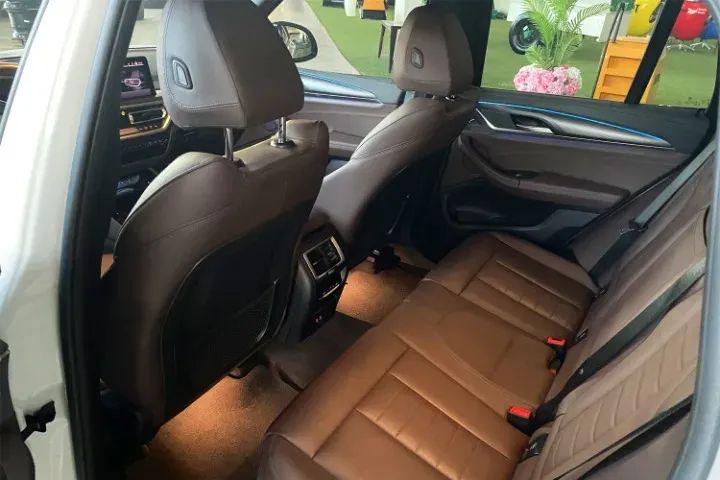 BMW IX3 - Miniatura 12