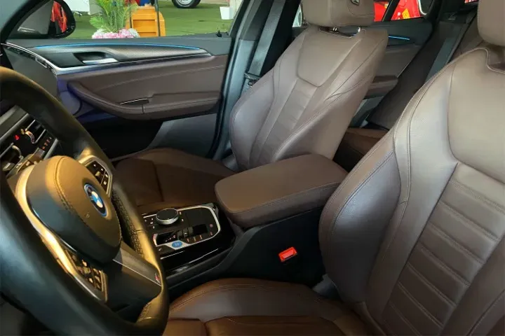 BMW IX3 - Miniatura 13