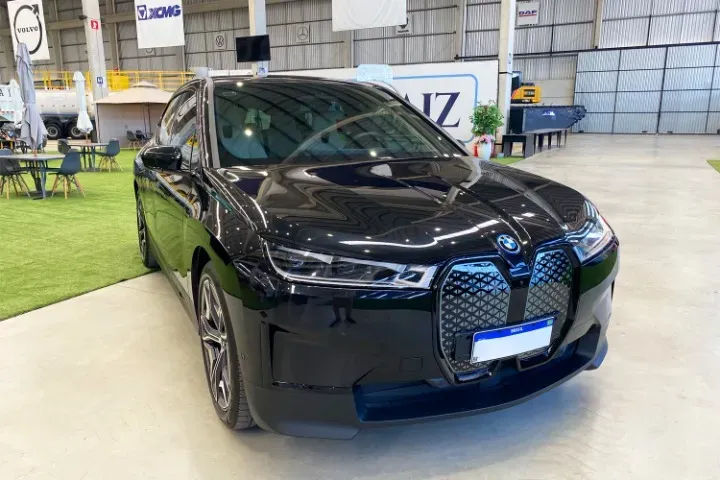 BMW Ix