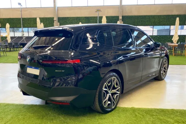 BMW Ix - Miniatura 2