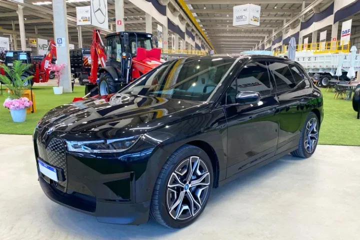 BMW Ix - Miniatura 3
