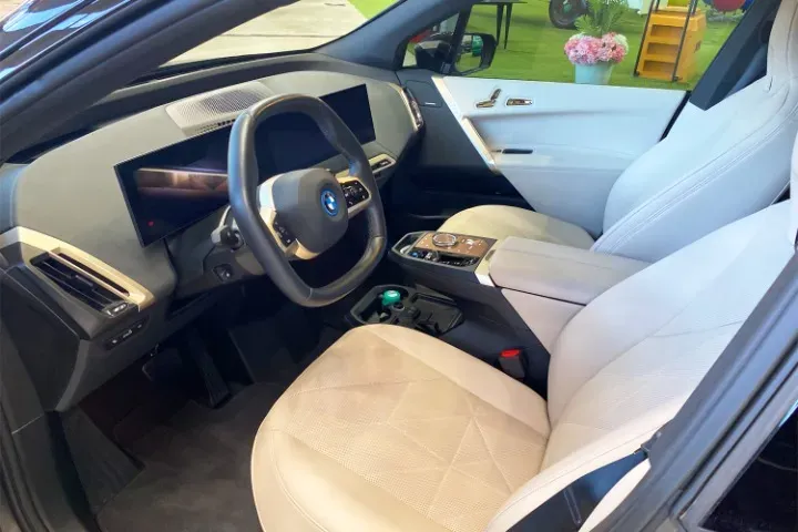 BMW Ix - Miniatura 11