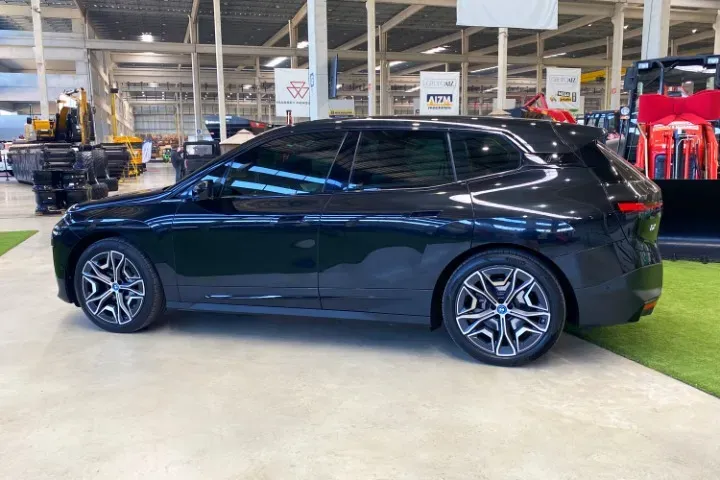 BMW Ix - Miniatura 13