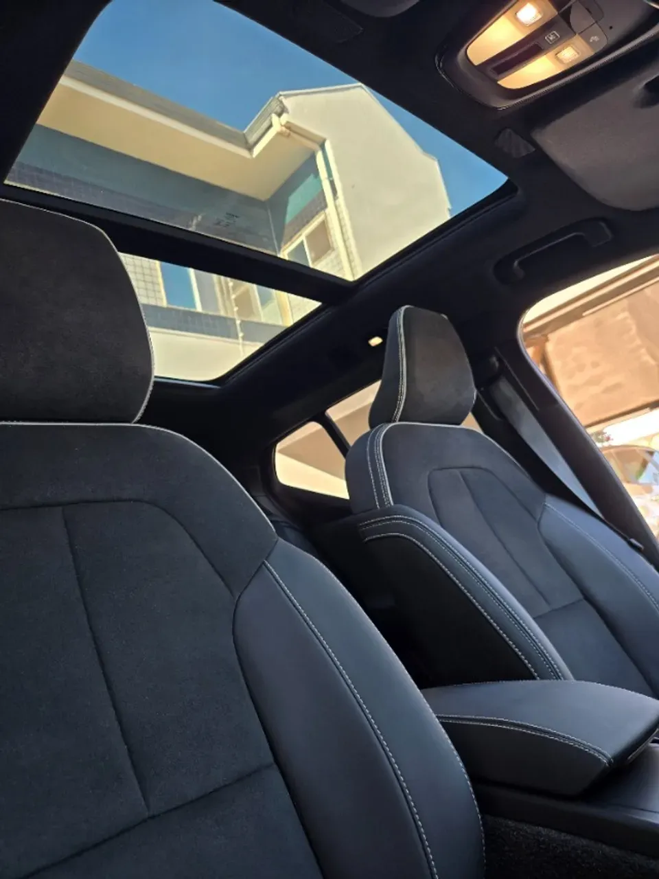 Volvo XC40 Recharge - Miniatura 10