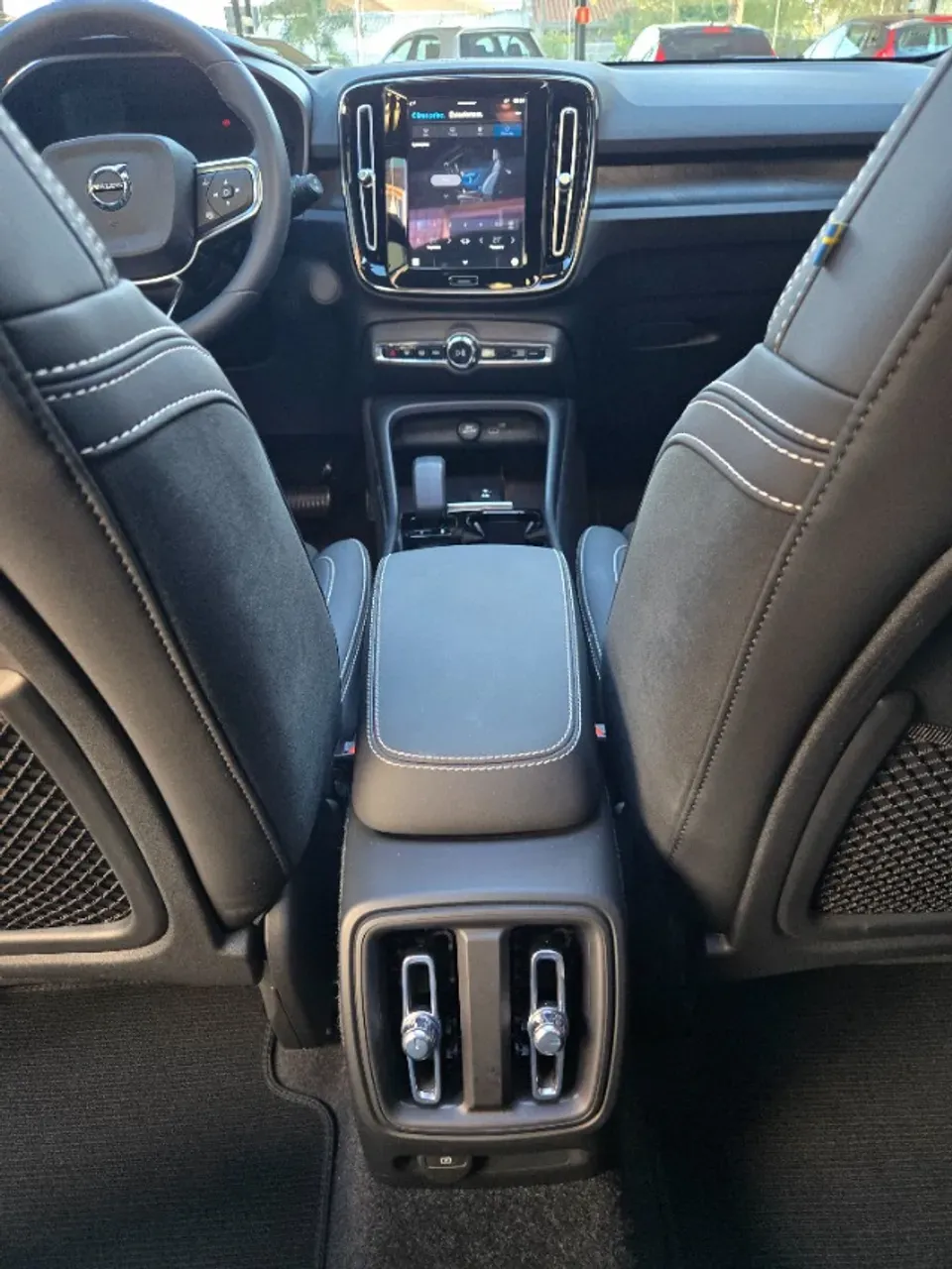 Volvo XC40 Recharge - Miniatura 15