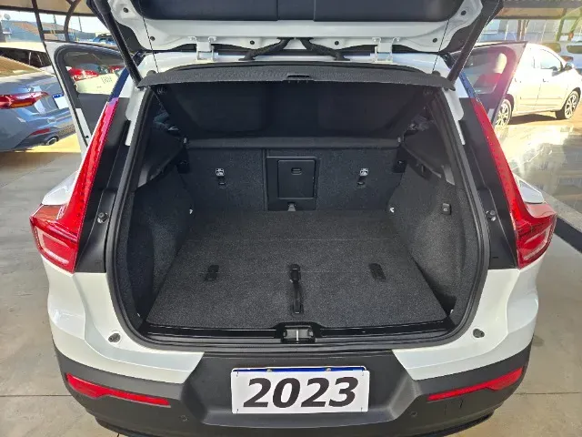 Volvo XC40 Recharge - Miniatura 18