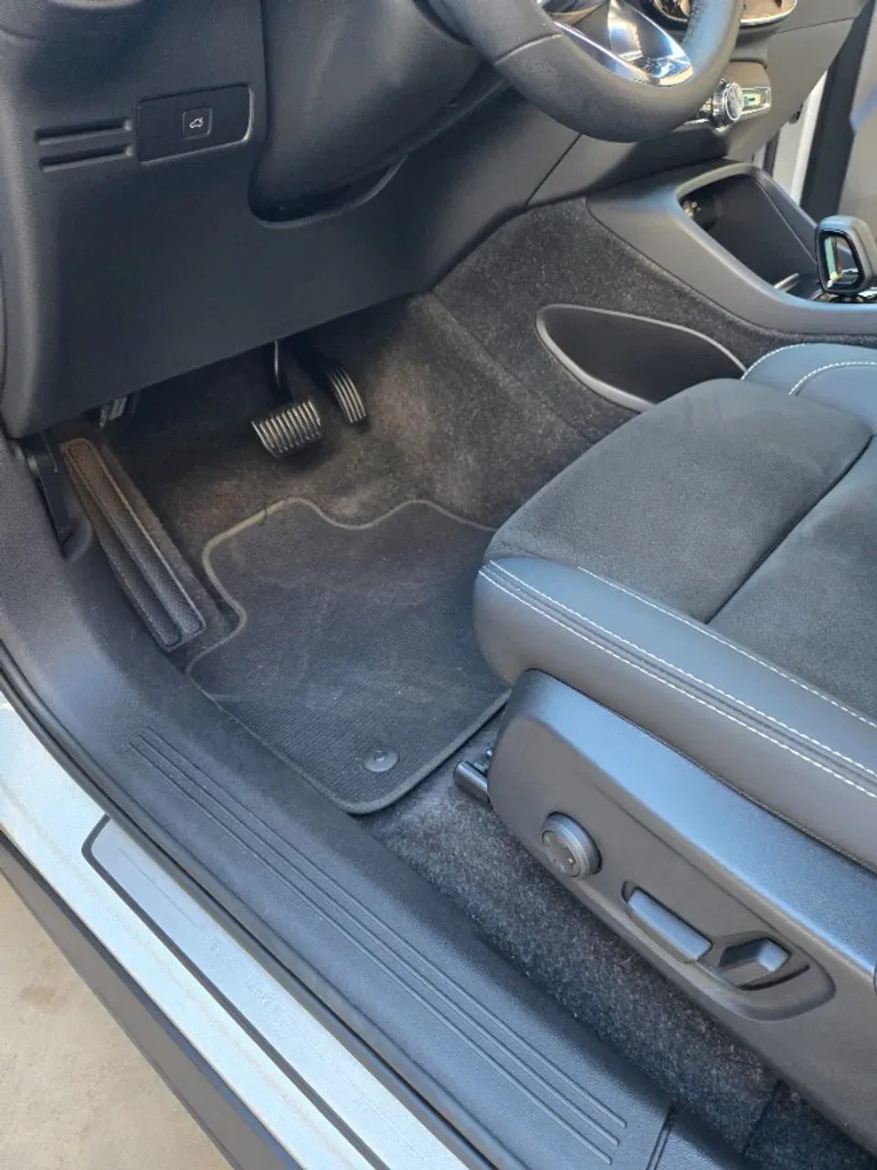Volvo XC40 Recharge - Miniatura 19