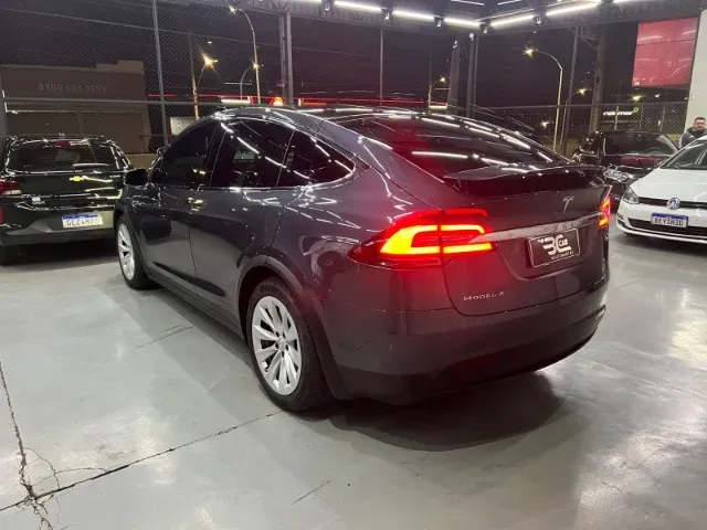 Tesla Model X - Miniatura 5