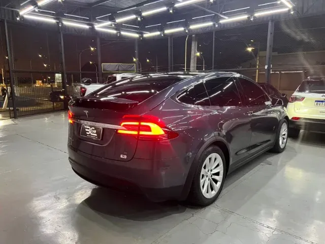 Tesla Model X - Miniatura 7