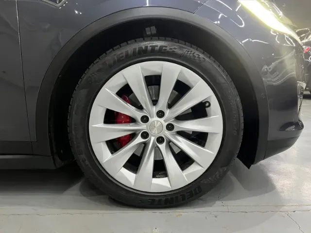 Tesla Model X - Miniatura 9