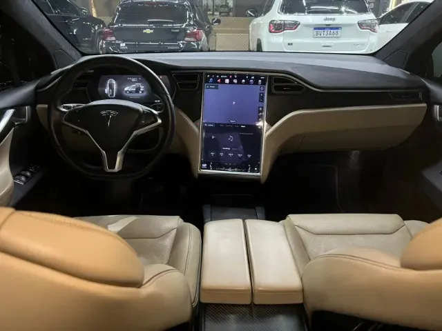 Tesla Model X - Miniatura 15