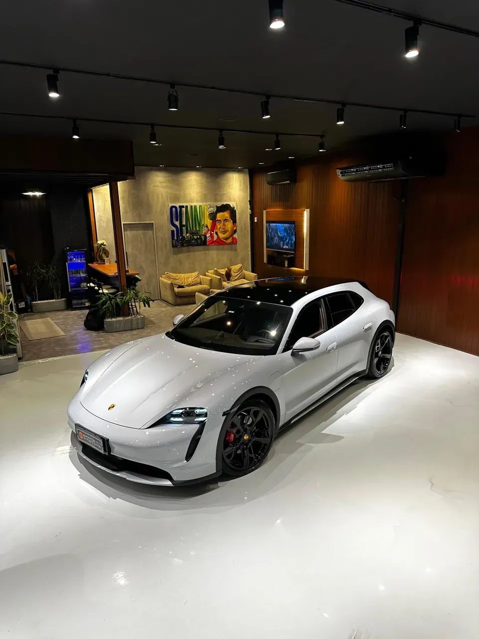 Porsche Taycan - Miniatura 3