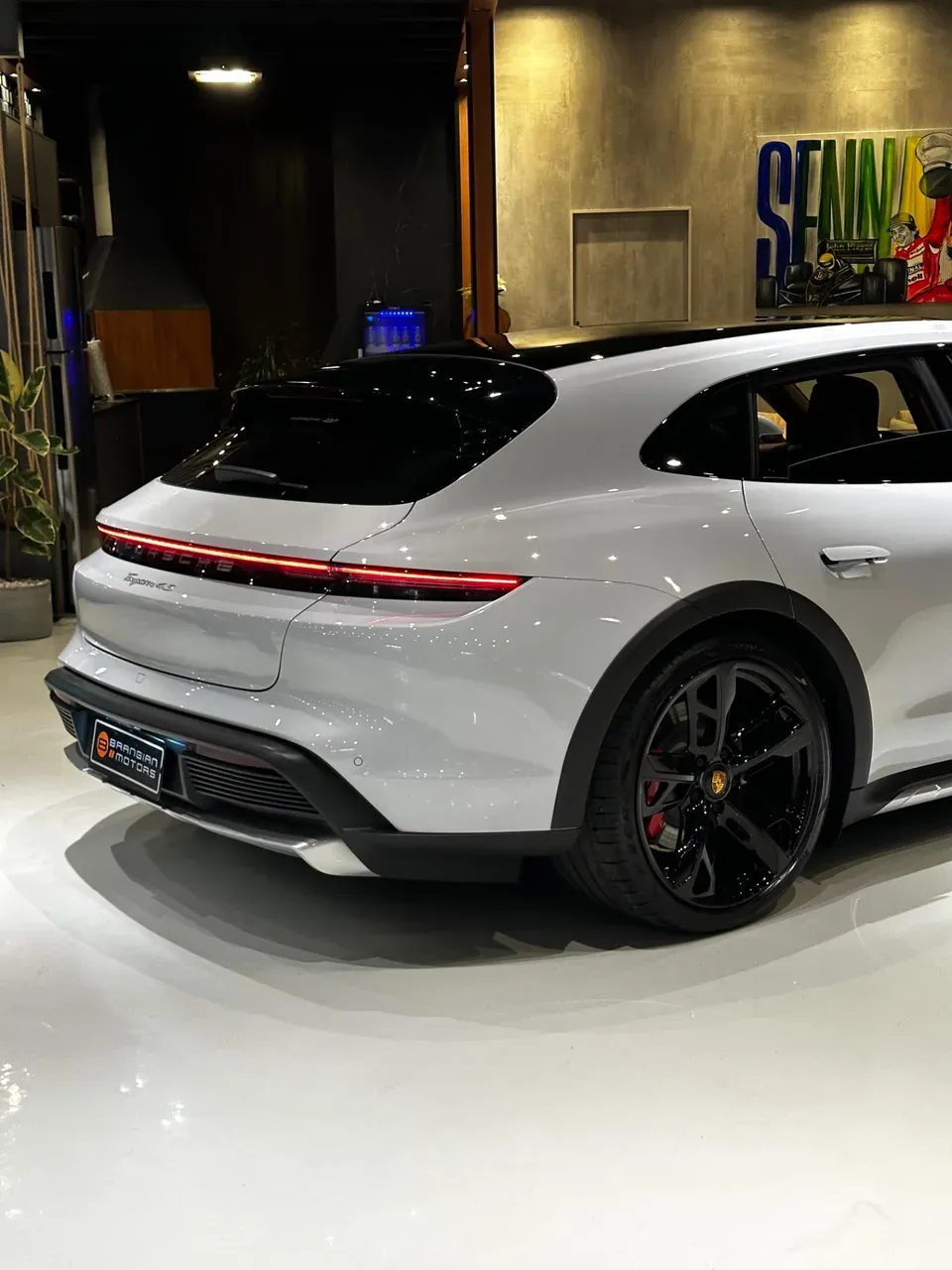 Porsche Taycan - Miniatura 9