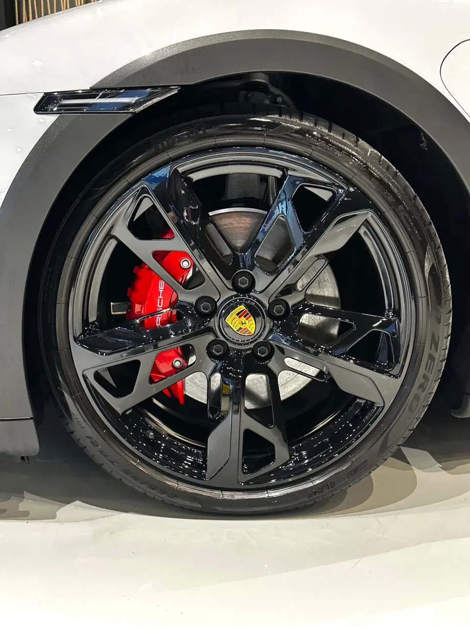 Porsche Taycan - Miniatura 13
