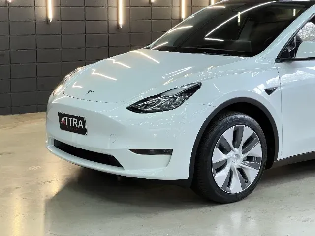 Tesla Model Y - Miniatura 2