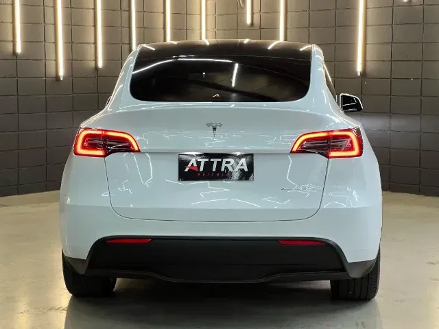 Tesla Model Y - Miniatura 4