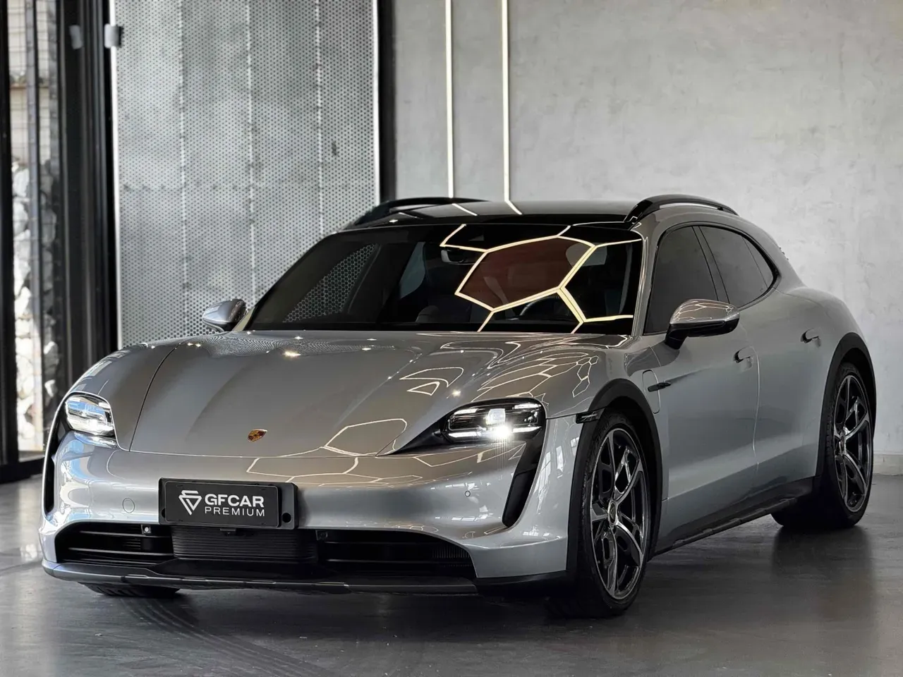 Porsche Taycan - Miniatura 2