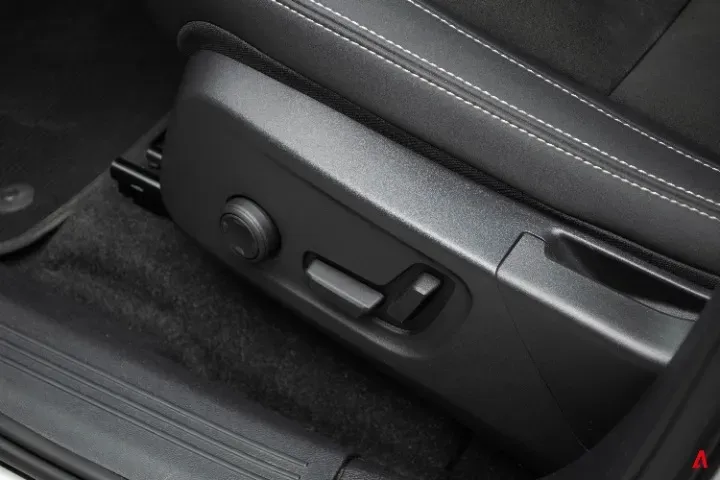Volvo XC40 Recharge - Miniatura 15