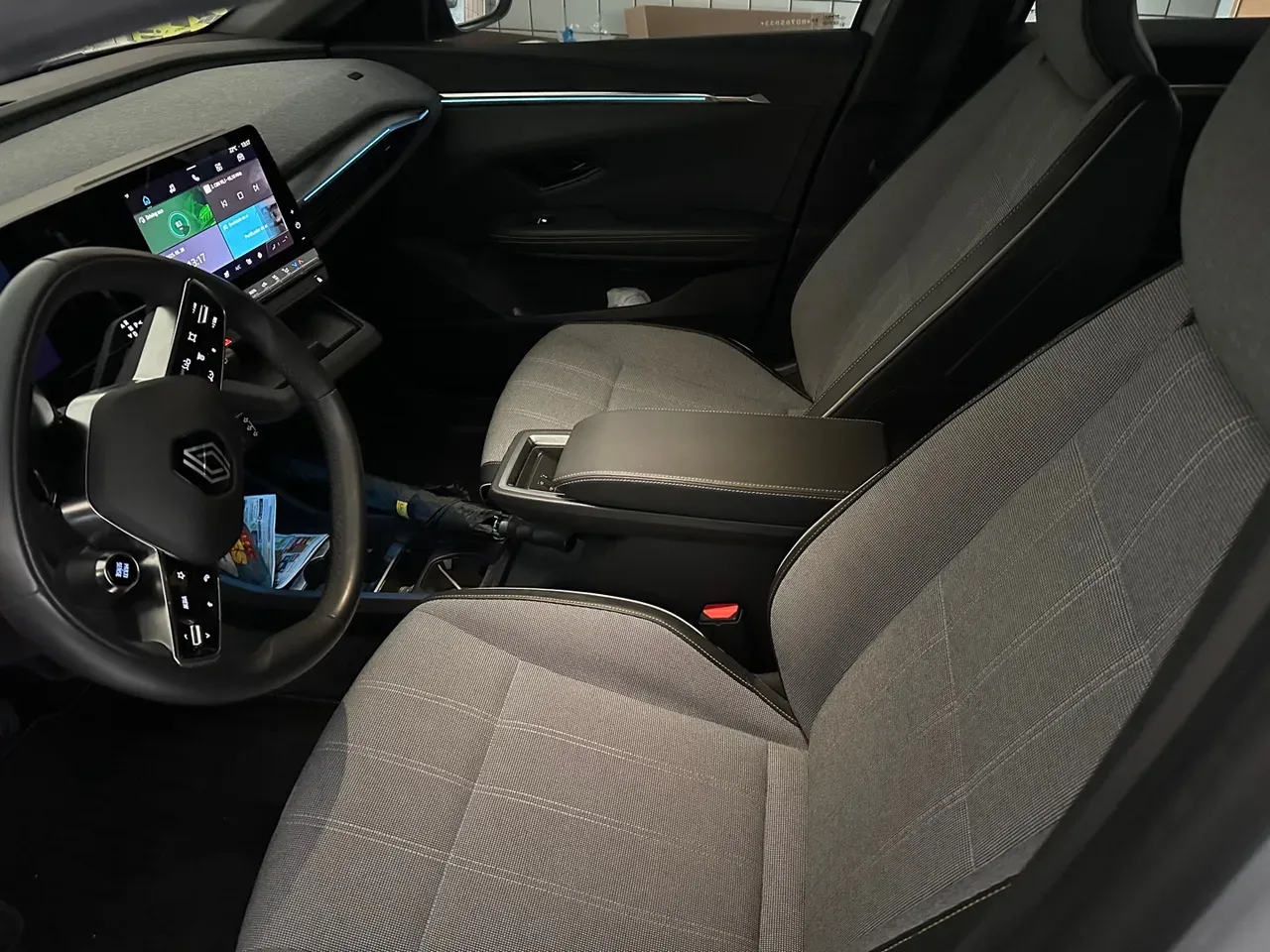Renault Megane E-tech Electric - Miniatura 2