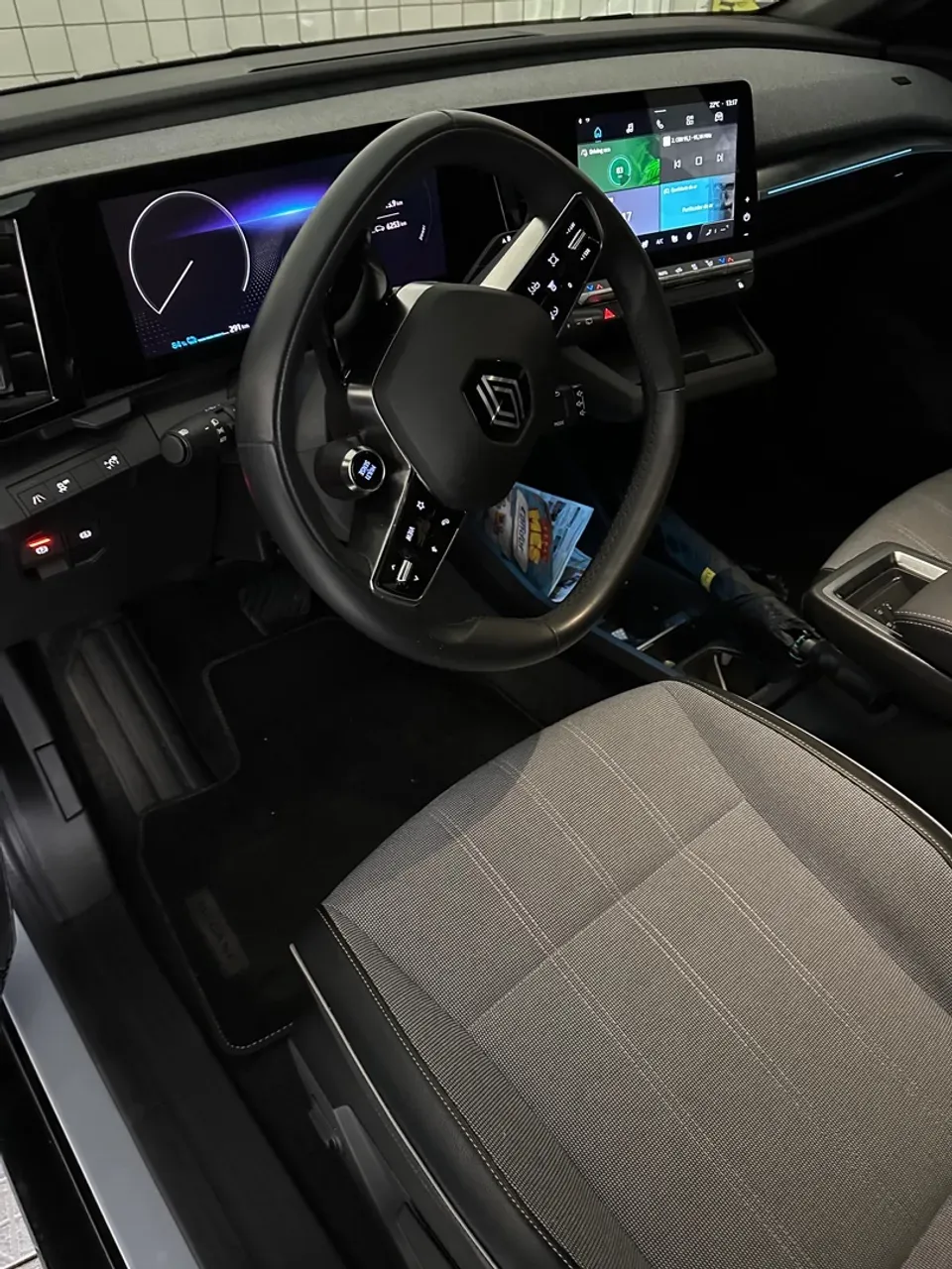 Renault Megane E-tech Electric - Miniatura 3