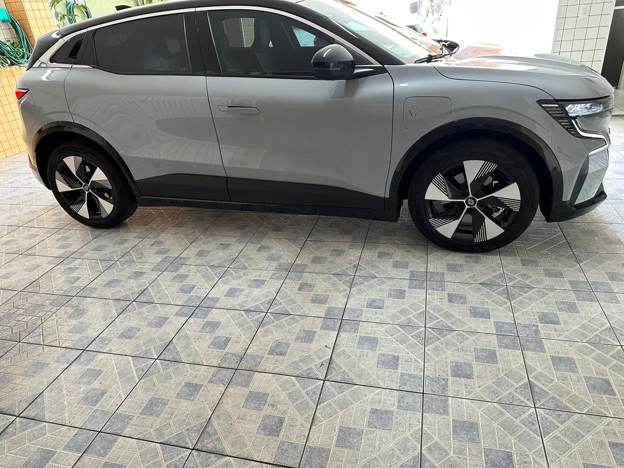Renault Megane E-tech Electric - Miniatura 6