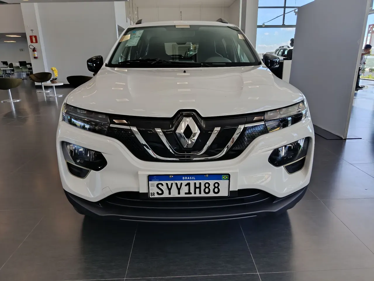 Foto de um renault kwid e-tech electric