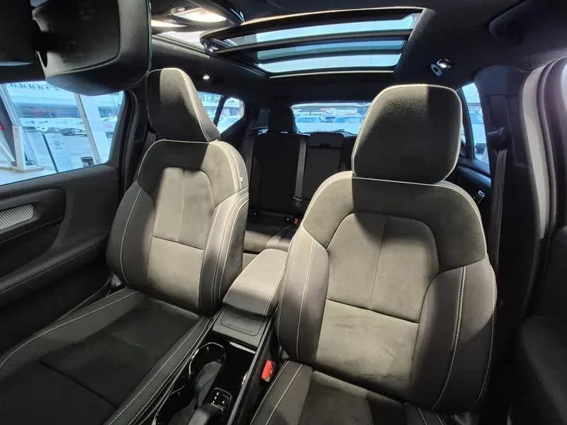 Volvo XC40 Recharge - Miniatura 15