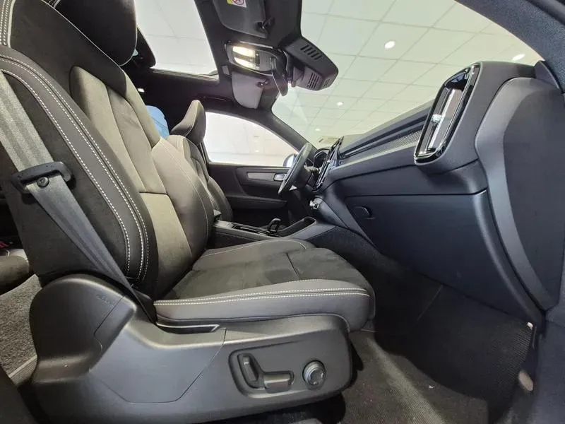 Volvo XC40 Recharge - Miniatura 18