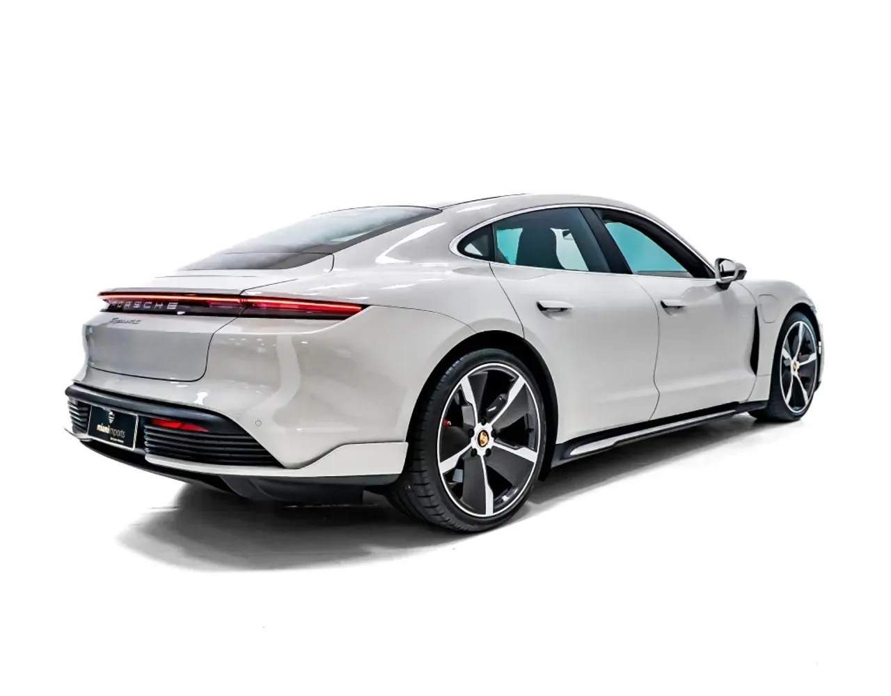 Porsche Taycan - Miniatura 6