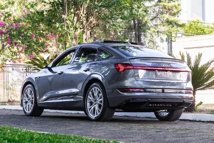 Audi E-tron Sportback - Miniatura 4