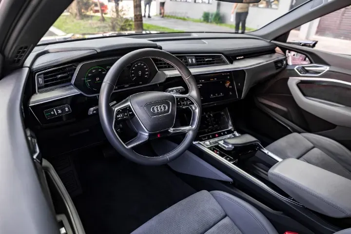 Audi E-tron Sportback - Miniatura 12