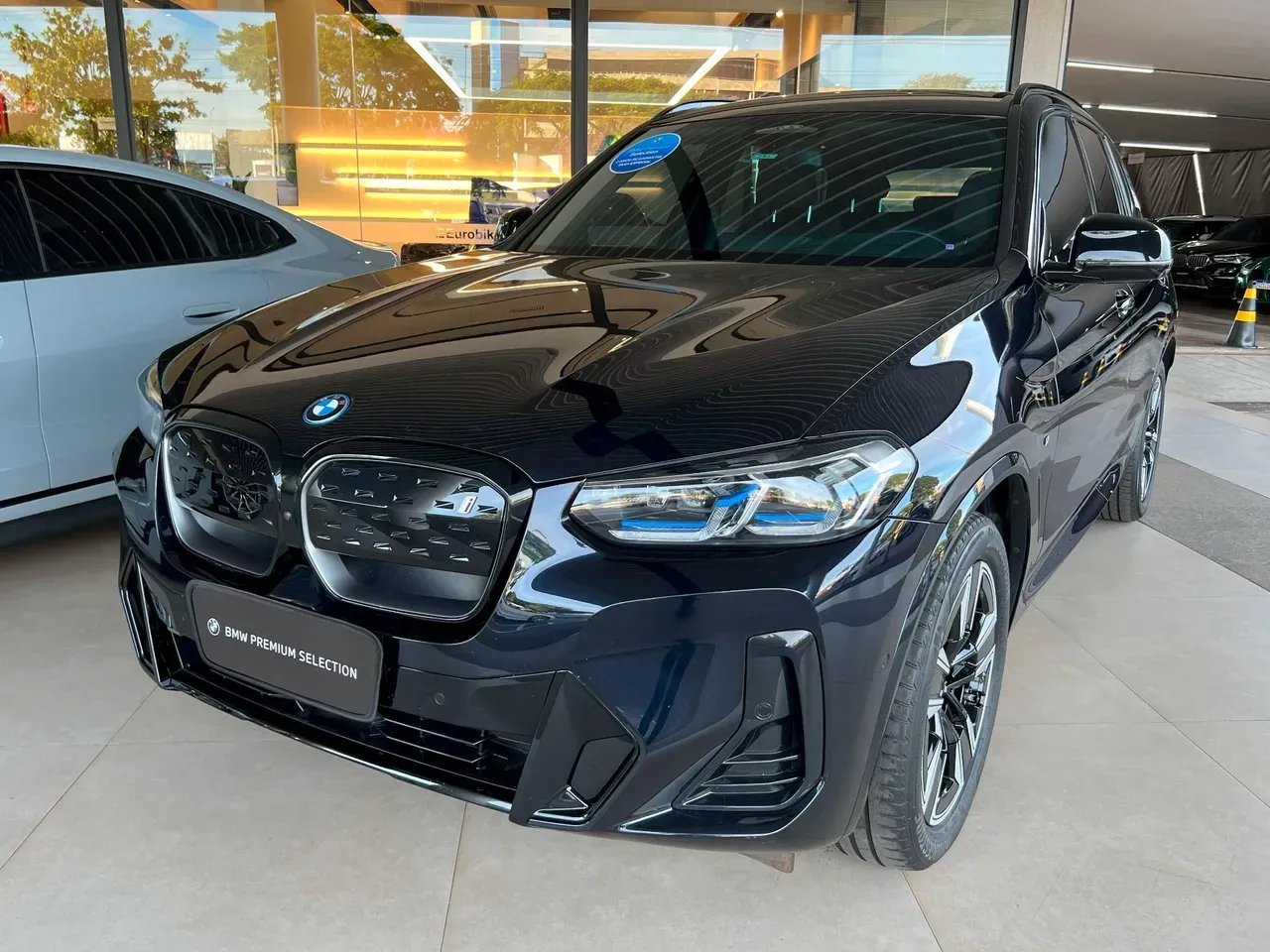 BMW IX3 - Miniatura 2